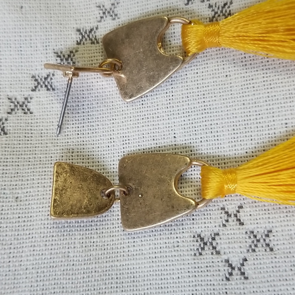 Global Inspired Tassel Earrings - Picture 6 of 6